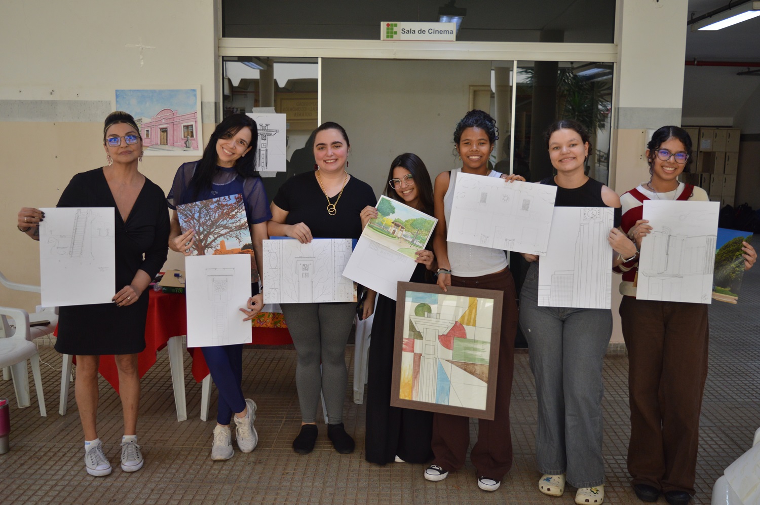 Art Déco e Olhares Diversos: Oficina de Desenho, com a arquiteta Carol Borges, ocorreu na manhã do dia 26, durante o Goiânia Art Déco Festival.